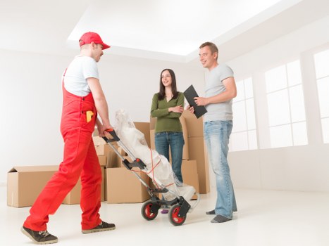 Packing checklist and moving day preparation for West Wimbledon customers